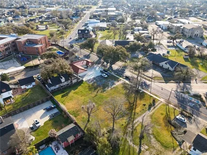 $159,900 | 112 Dr Michael Debakey Drive, Lake Charles, LA 70601