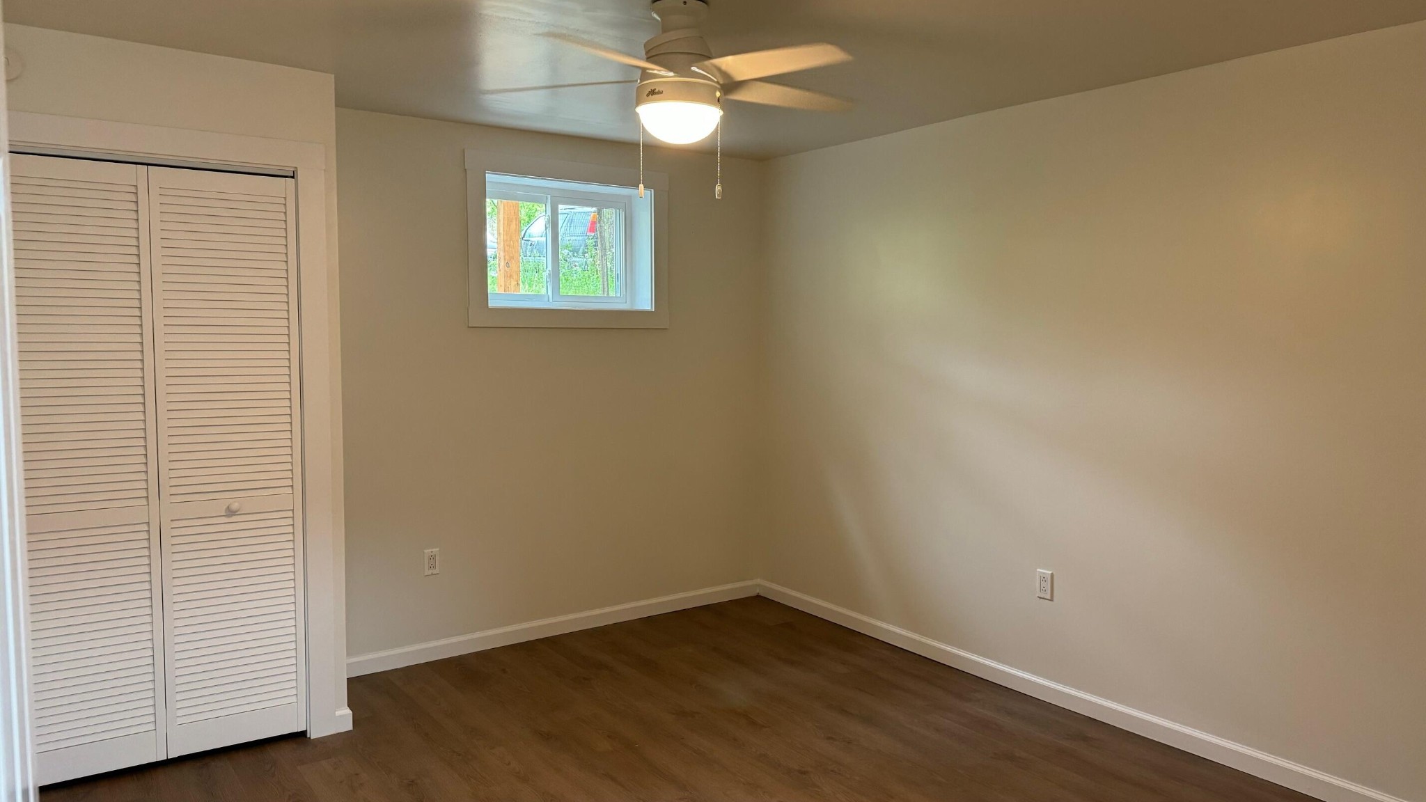 340 Grady Road Etowah, TN 37331 - Photo 17 of 34 an empty room with a window