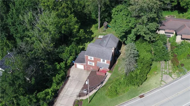 a view of a garden with pathway
