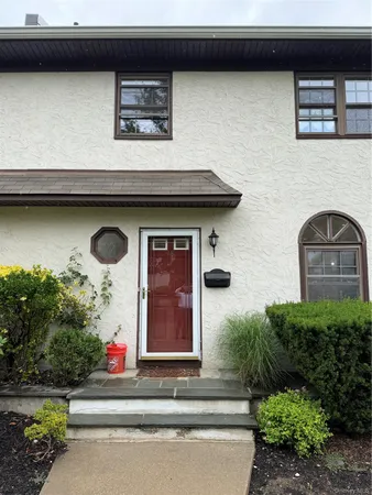 $3,700 | 48 Somerset Drive, Suffern, NY 10901