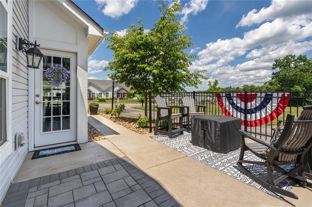 202 Spring Valley Drive Zelienople, PA 16063 - Photo 2 of 40