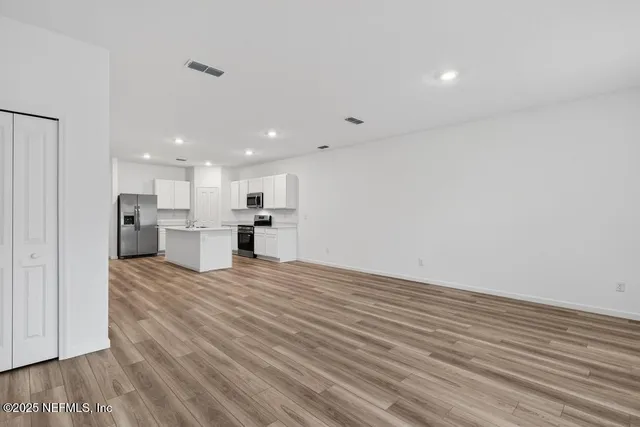 $1,900 | 3989 Mid Century Street, Jacksonville, FL 32217