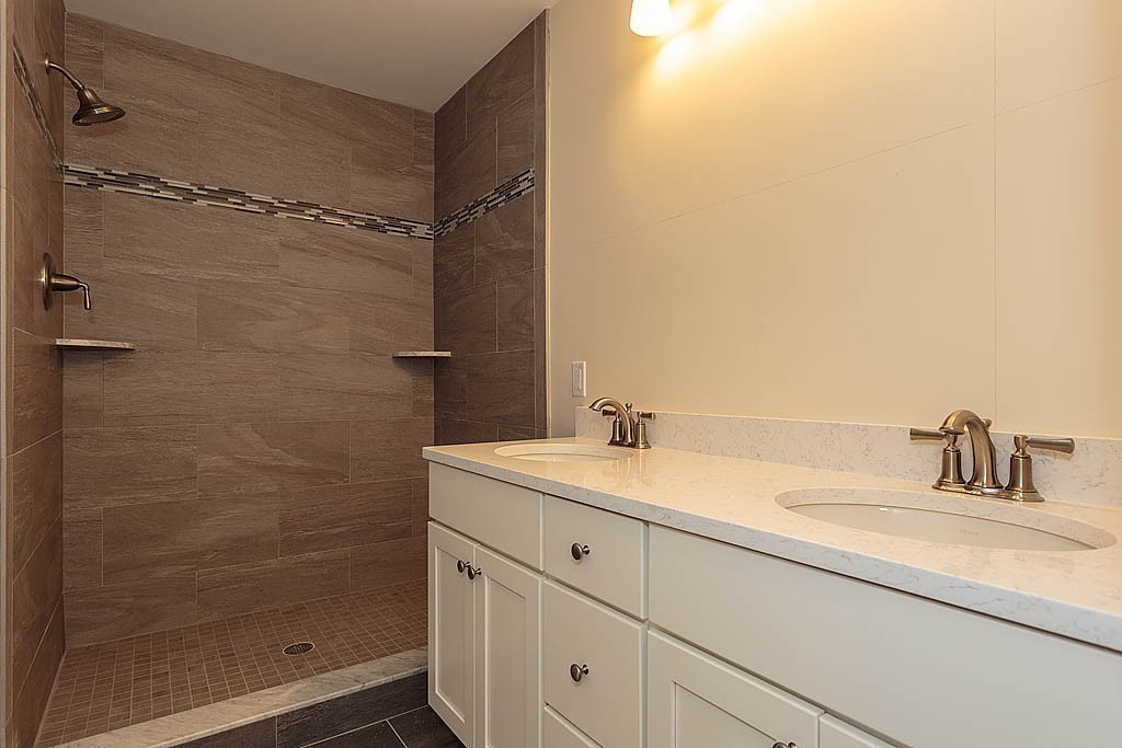 208 Catamount Road Tewksbury, MA 01876 - Photo 18 of 30 Gallery Image 18