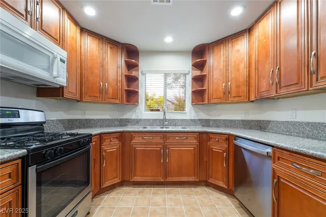 $2,695 | 6030 Spring Ranch Parkway, Las Vegas, NV 89118
