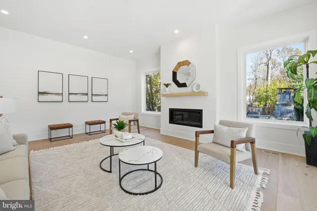 $2,275,000 | 612 Gibson Circle Southwest, Vienna, VA 22180