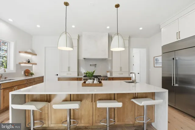 $2,275,000 | 612 Gibson Circle Southwest, Vienna, VA 22180