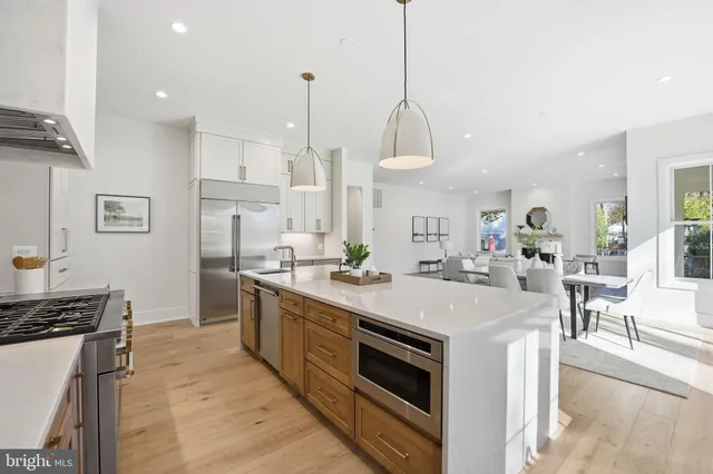 $2,275,000 | 612 Gibson Circle Southwest, Vienna, VA 22180