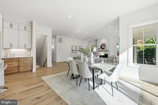 $2,275,000 | 612 Gibson Circle Southwest, Vienna, VA 22180