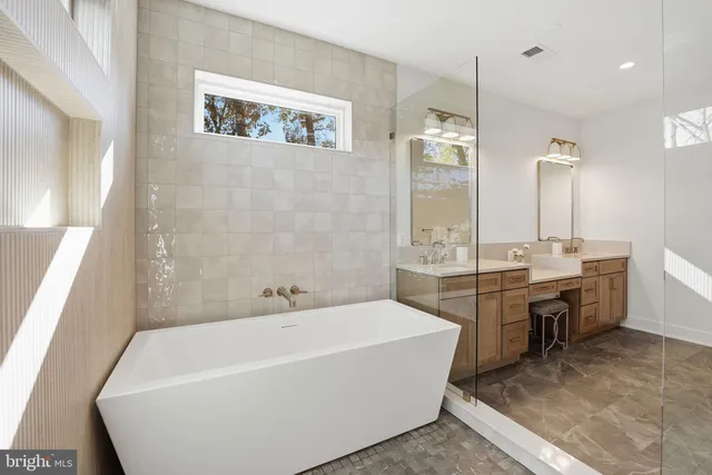 $2,275,000 | 612 Gibson Circle Southwest, Vienna, VA 22180