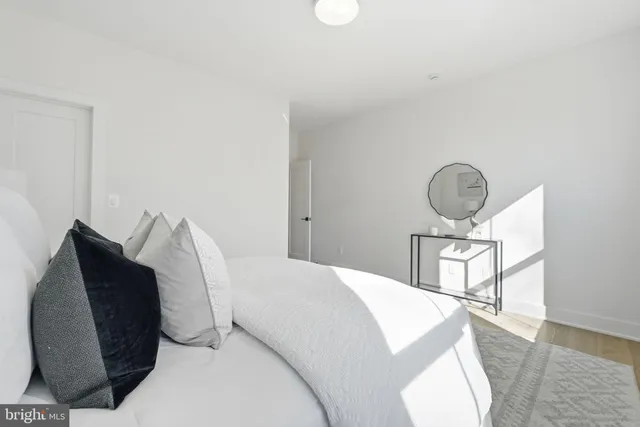 $2,275,000 | 612 Gibson Circle Southwest, Vienna, VA 22180