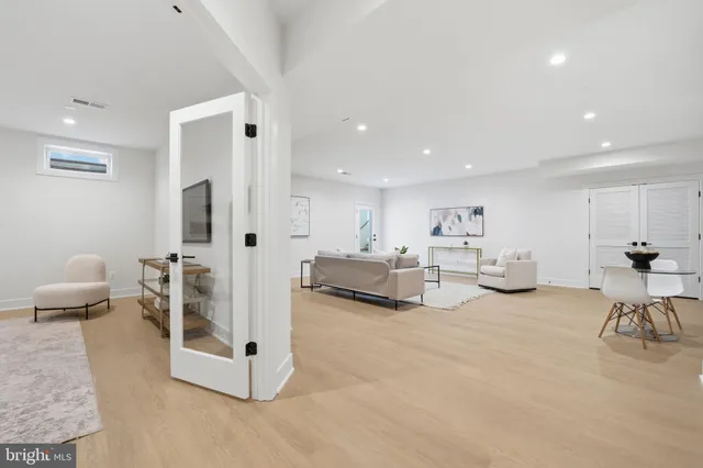 $2,275,000 | 612 Gibson Circle Southwest, Vienna, VA 22180