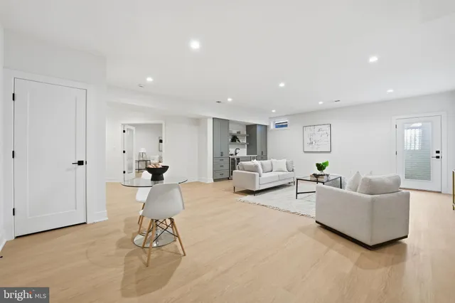 $2,275,000 | 612 Gibson Circle Southwest, Vienna, VA 22180