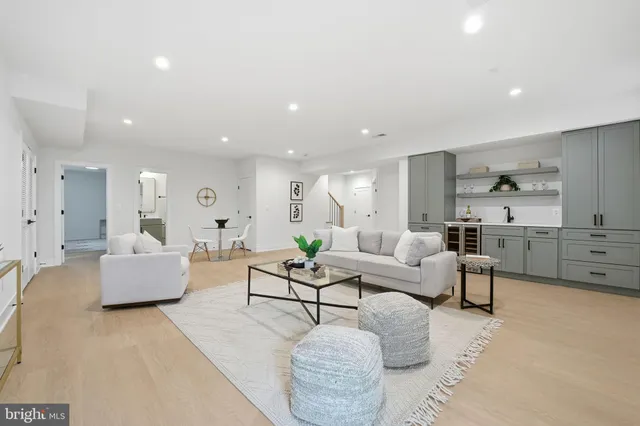 $2,275,000 | 612 Gibson Circle Southwest, Vienna, VA 22180