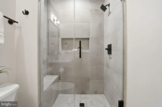 $2,275,000 | 612 Gibson Circle Southwest, Vienna, VA 22180