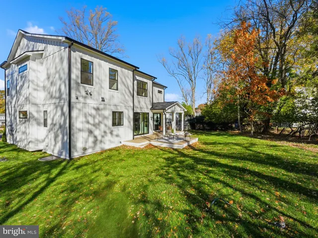 $2,275,000 | 612 Gibson Circle Southwest, Vienna, VA 22180