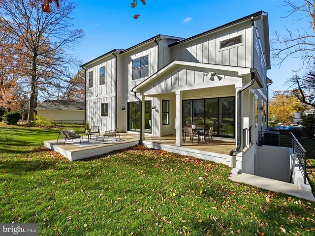 $2,275,000 | 612 Gibson Circle Southwest, Vienna, VA 22180