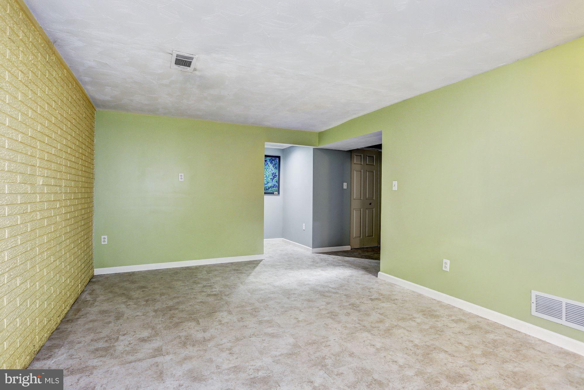 1015 Dunholme Road Reisterstown, MD 21136 - Photo 18 of 26 Family Room