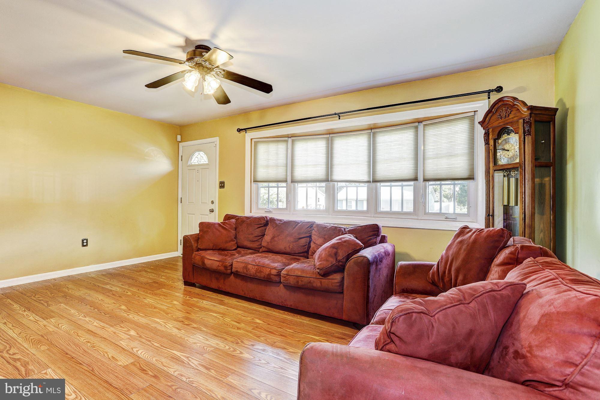1015 Dunholme Road Reisterstown, MD 21136 - Photo 3 of 26 Living Room