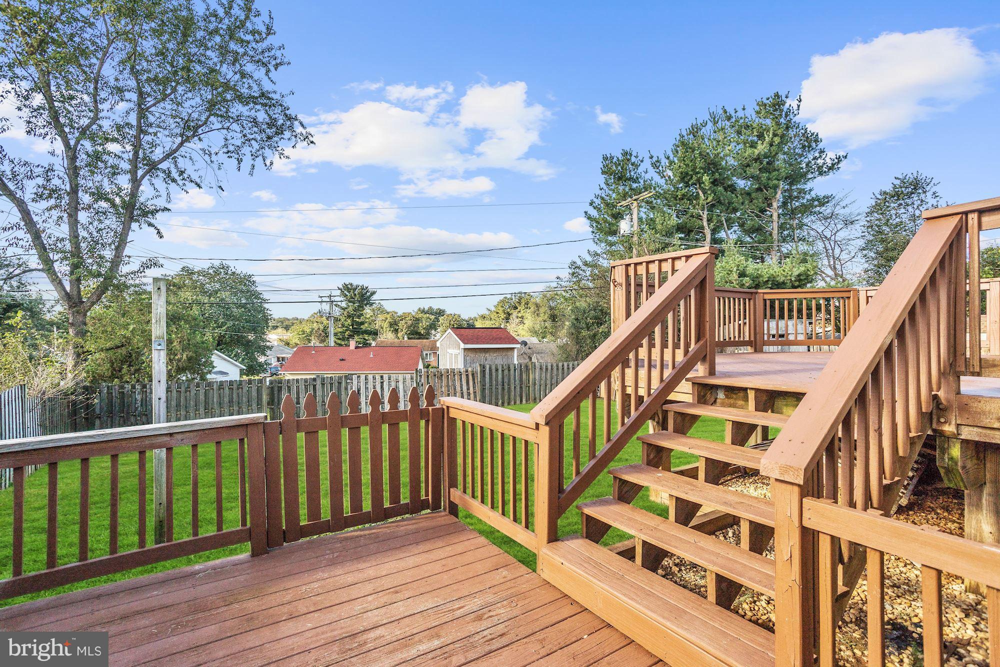 1015 Dunholme Road Reisterstown, MD 21136 - Photo 24 of 26 Tiered Deck
