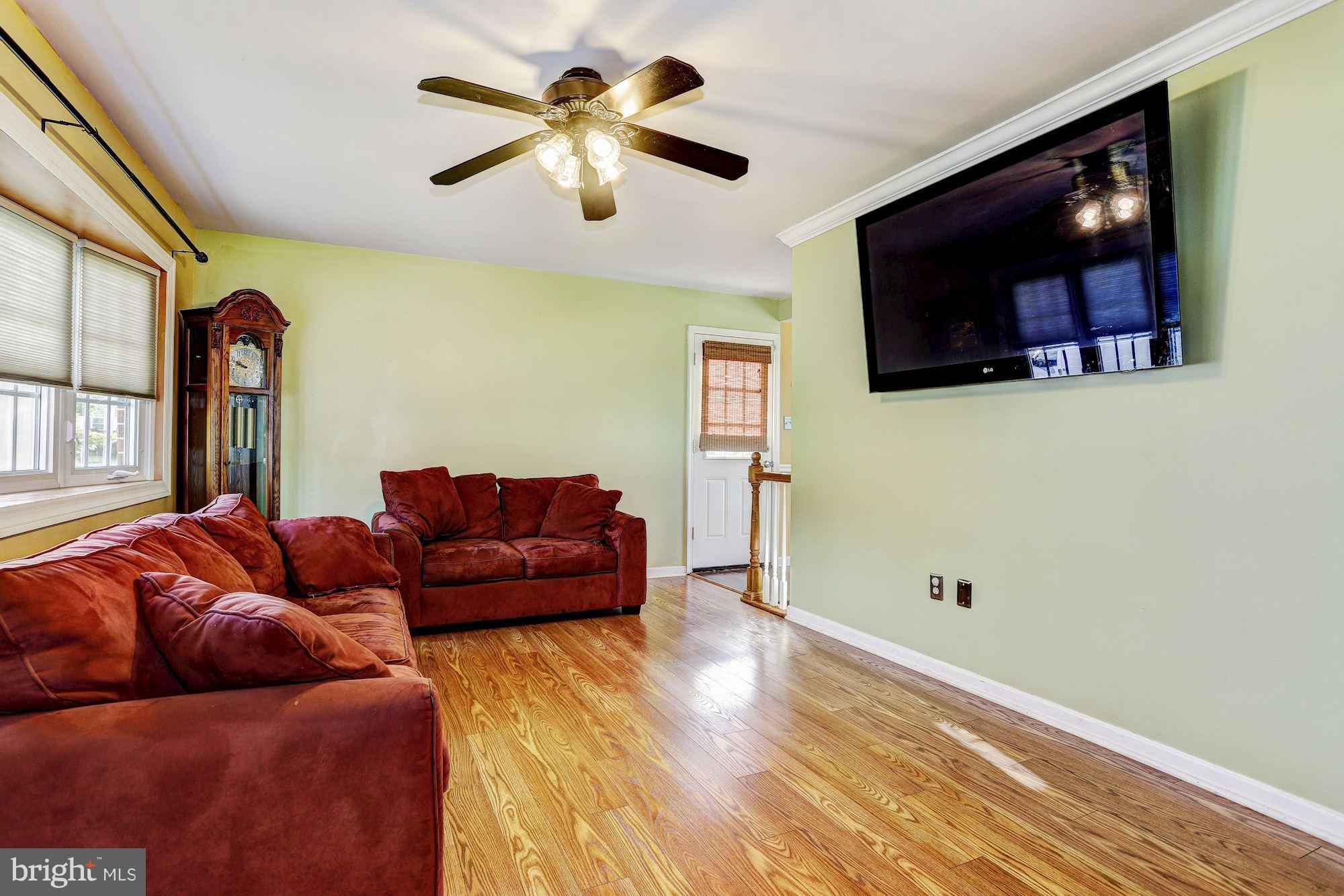 1015 Dunholme Road Reisterstown, MD 21136 - Photo 5 of 26 Living Room