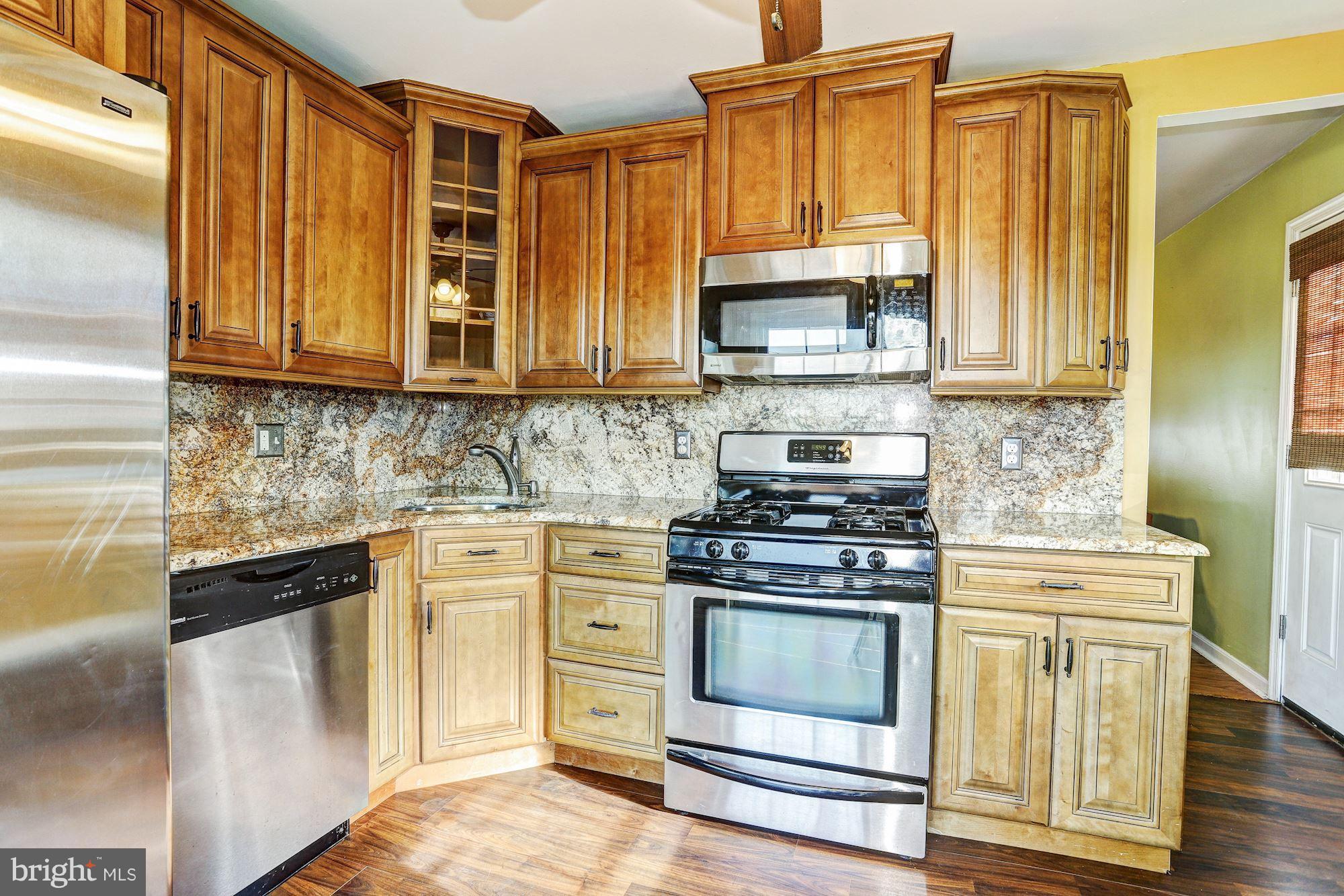 1015 Dunholme Road Reisterstown, MD 21136 - Photo 6 of 26 Eat-In Kitchen