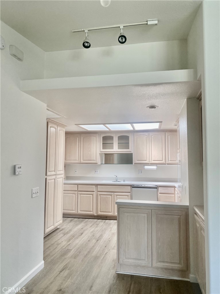 1670 Interlachen Road Seal Beach, CA 90740 - Photo 6 of 44 KITCHEN AREA
