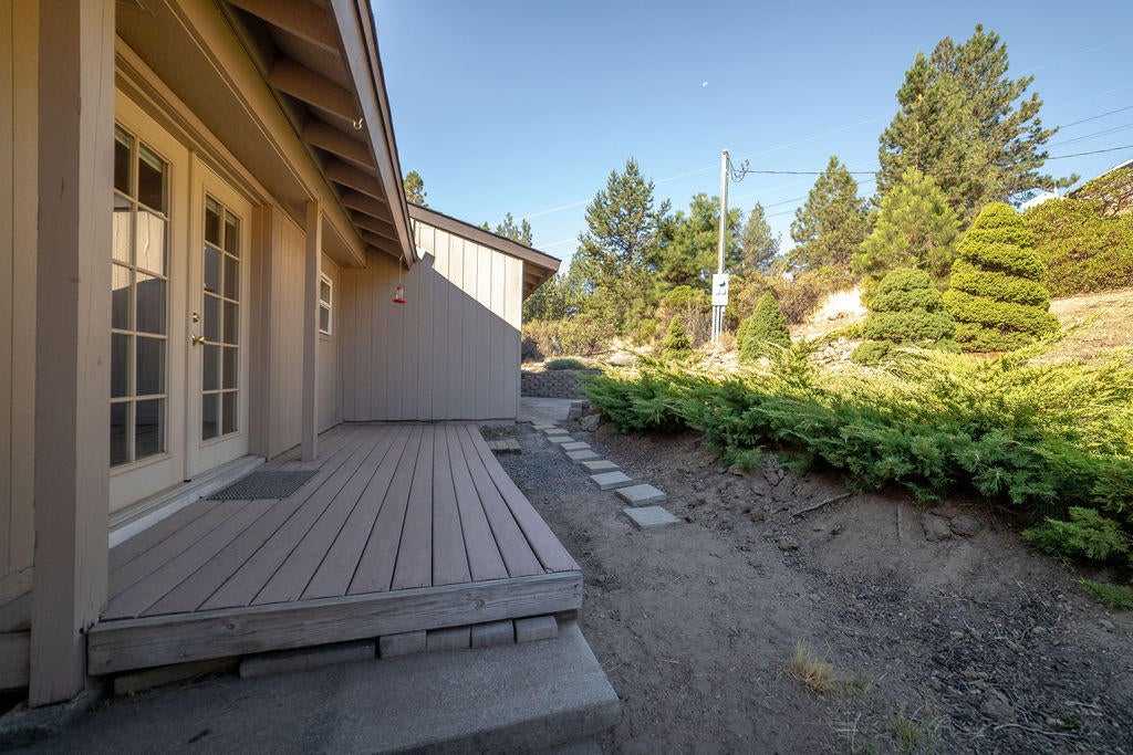 19132 Pumice Butte Road Bend, OR 97702 - Photo 41 of 49 PhotoMyListing-20