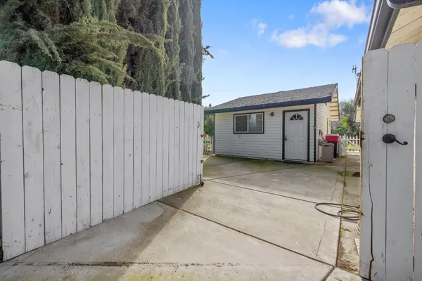 $489,000 | 3749 South University Street, Visalia, CA 93277