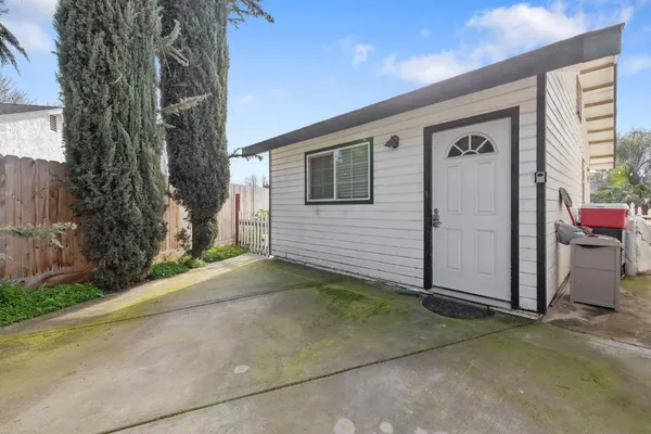 $489,000 | 3749 South University Street, Visalia, CA 93277
