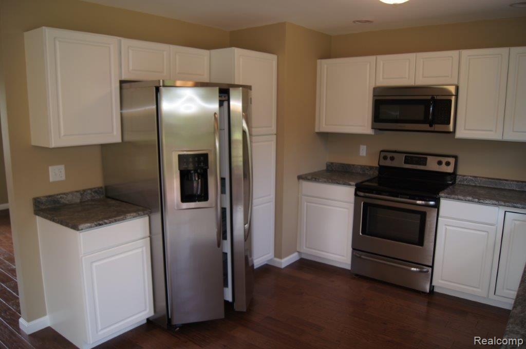1813 Castle Road North Branch, MI 48461 - Photo 7 of 29 1813 Castle (6).jpg