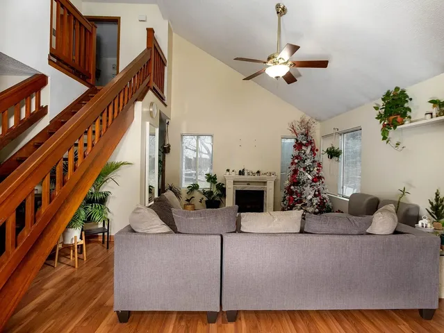 $2,300 | 2120 Brittany Court, Glendale Heights, IL 60139