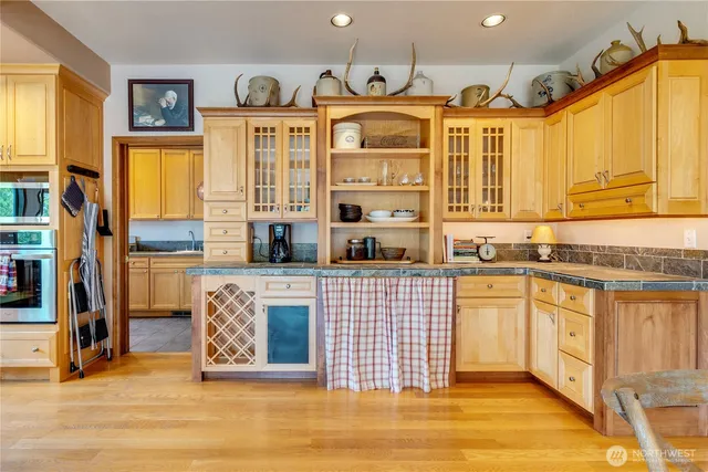 $1,150,000 | 132 Hellem Drive, Packwood, WA 98361