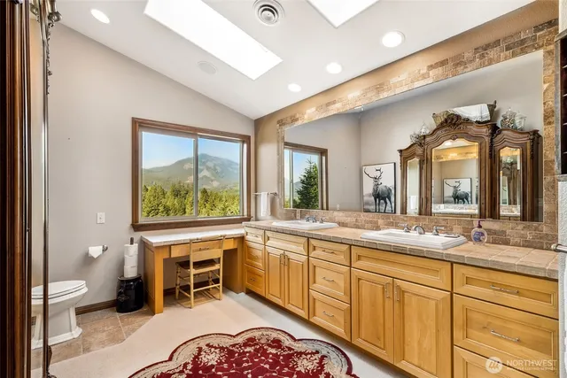 $1,150,000 | 132 Hellem Drive, Packwood, WA 98361