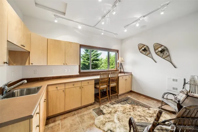 $1,150,000 | 132 Hellem Drive, Packwood, WA 98361