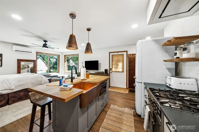 $1,150,000 | 132 Hellem Drive, Packwood, WA 98361