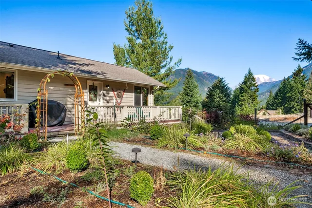 $1,150,000 | 132 Hellem Drive, Packwood, WA 98361