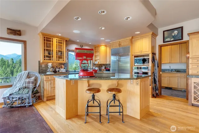 $1,150,000 | 132 Hellem Drive, Packwood, WA 98361