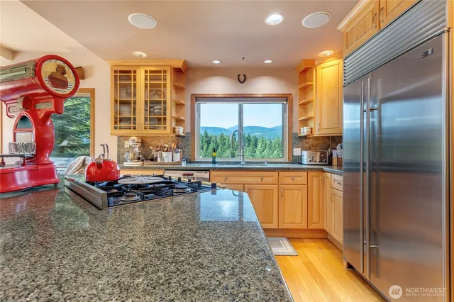 $1,150,000 | 132 Hellem Drive, Packwood, WA 98361