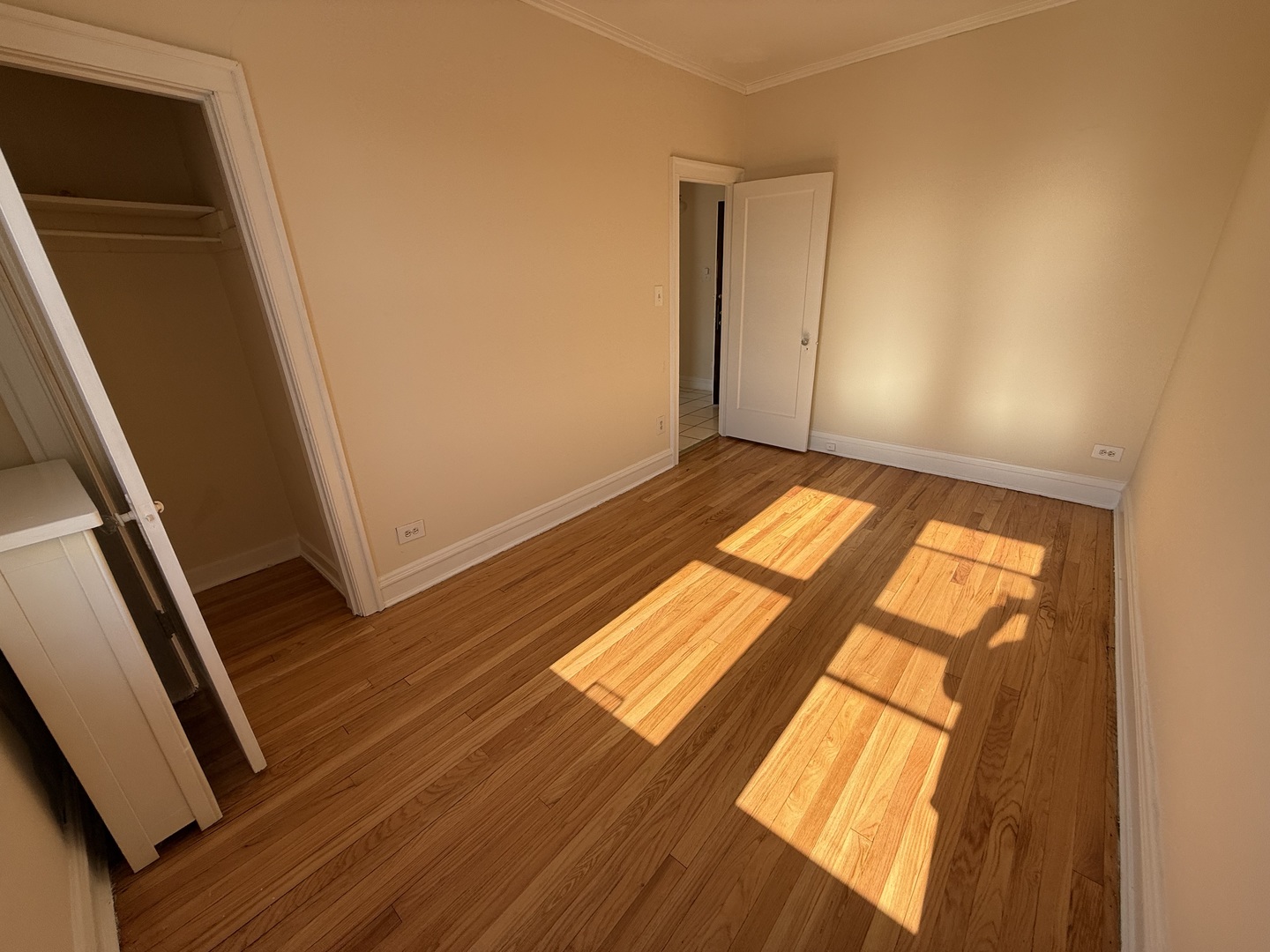 2148 Gunderson Avenue, Unit 341 Berwyn, IL 60402 - Photo 5 of 11 a view of an empty room