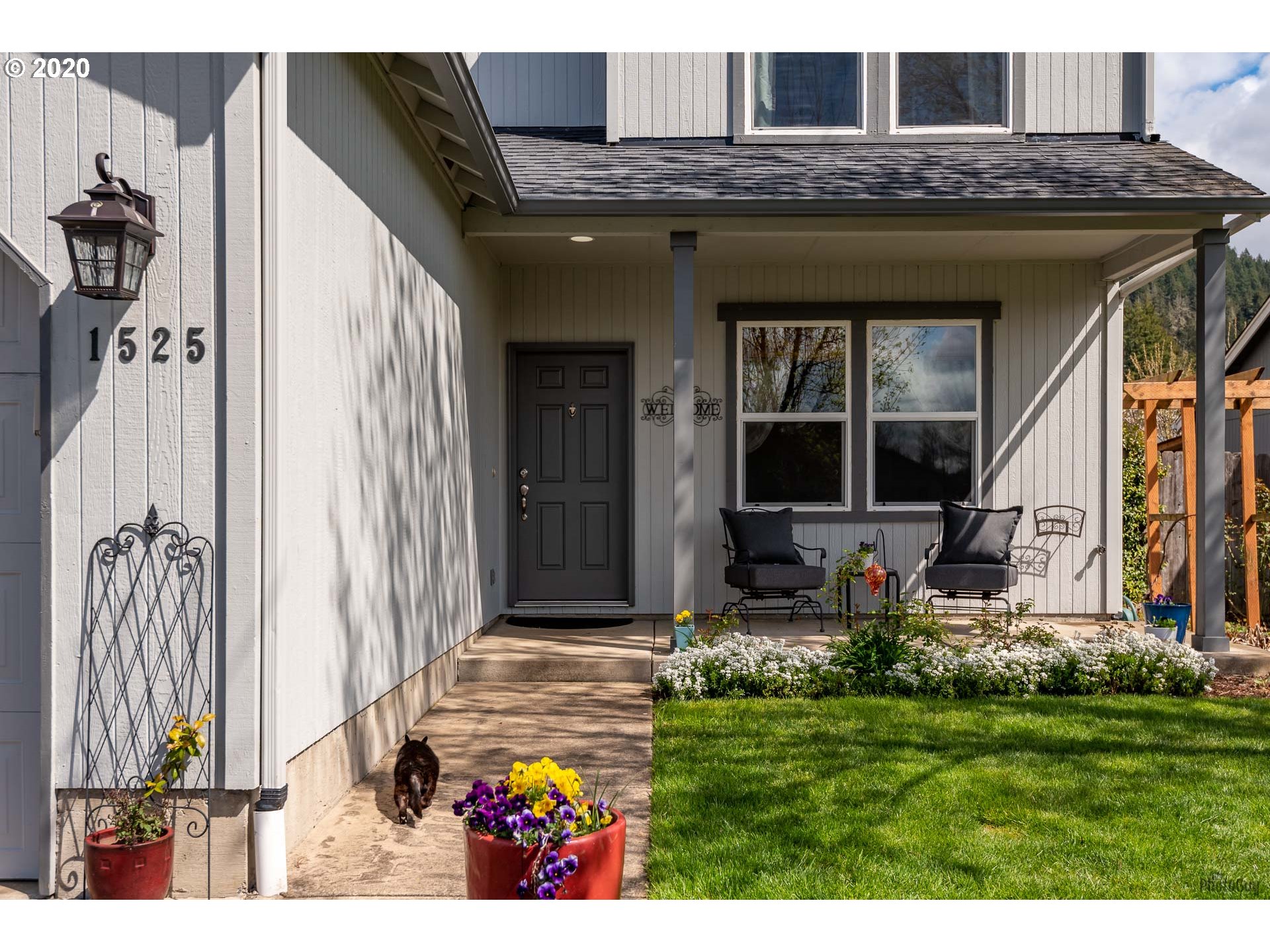 1525 South 58th Street Springfield, OR 97478 - Photo 2 of 27