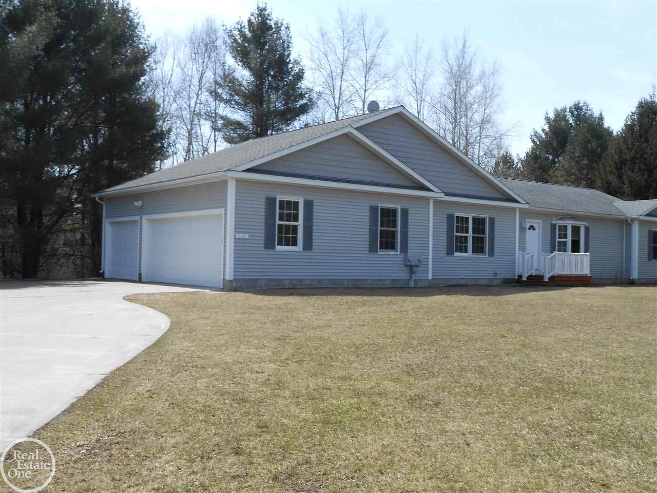 7146 East Applegate Road Applegate, MI 48401 - Photo 2 of 24 50070406-1.JPG
