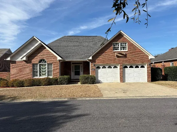 $375,000 | 670 East Glouchester Drive, Sumter, SC 29150