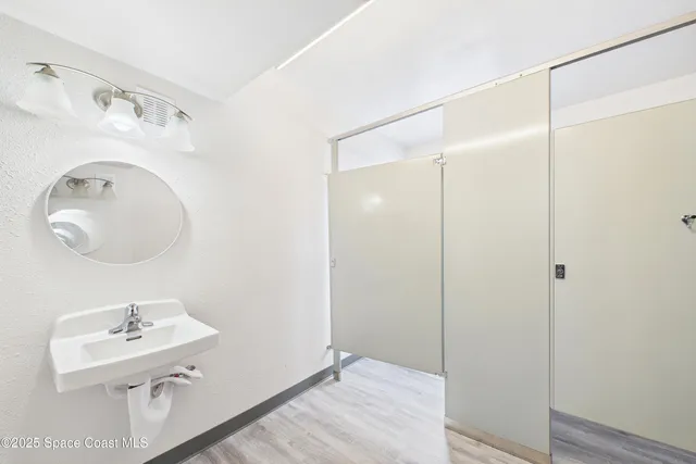 $725,000 | 1340 South Wickham Road, Melbourne, FL 32904