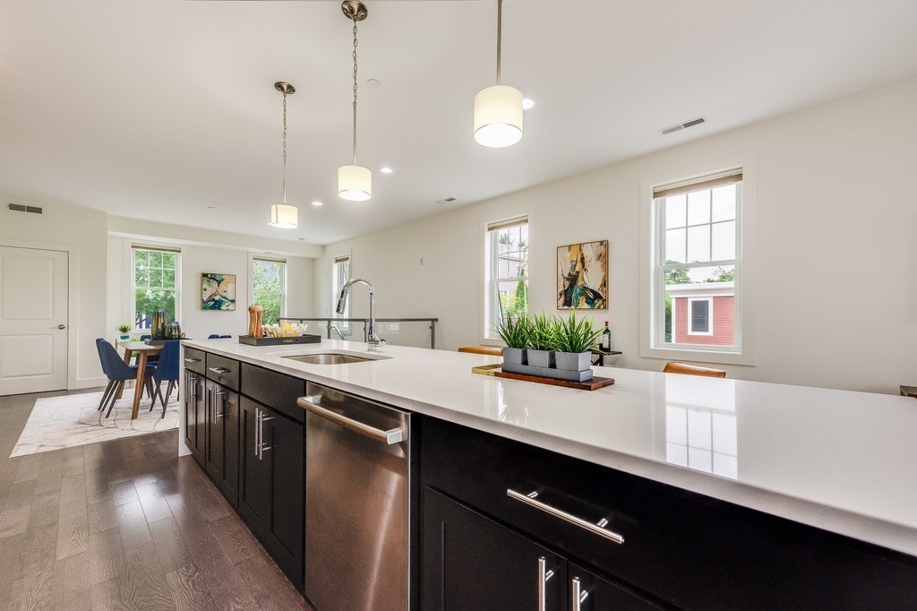 57 Pitman Street, Unit 4 Somerville, MA 02143 - Photo 8 of 32