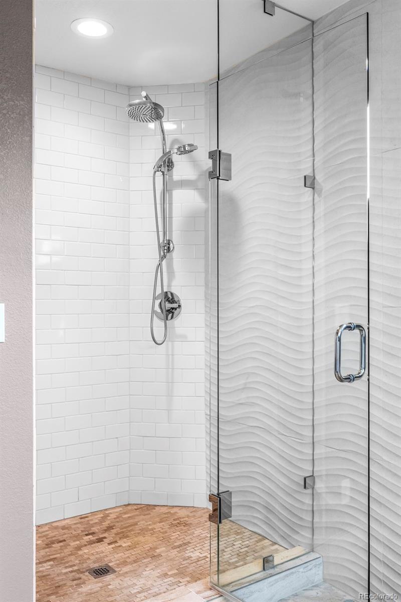 5236 Pinehurst Drive Boulder, CO 80301 - Photo 22 of 40 a bathroom with a shower