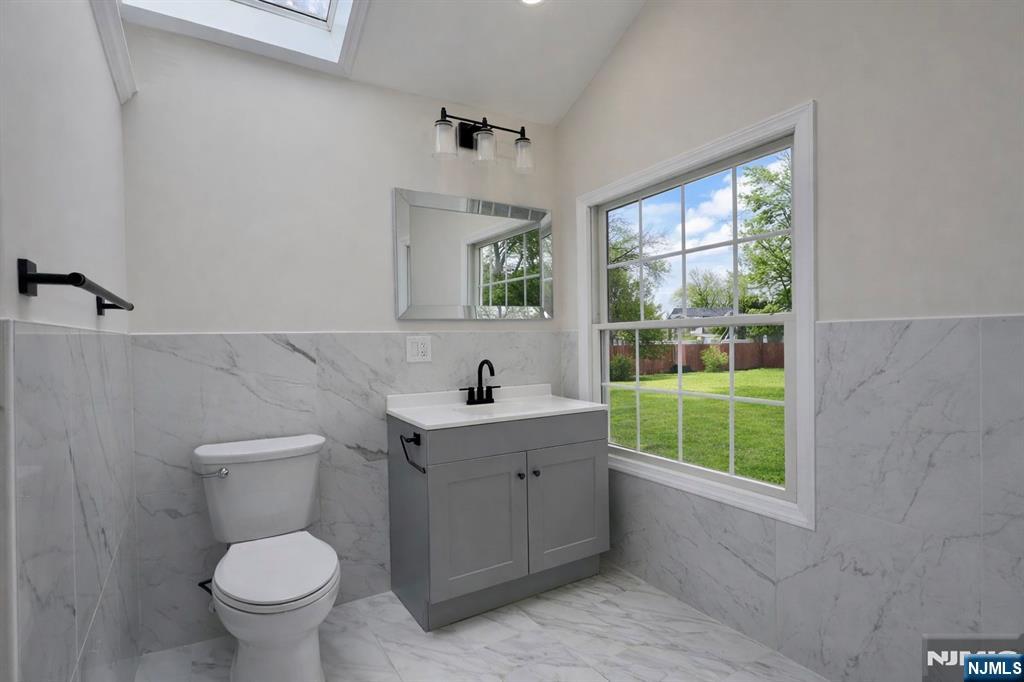 86 Howland Avenue Teaneck, NJ 07666 - Photo 21 of 50