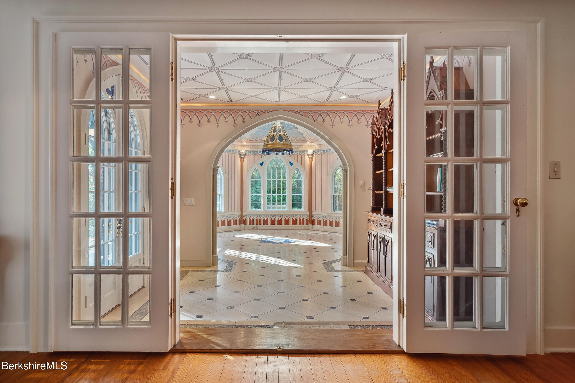 82 East Main Street Stockbridge, MA 01262 - Photo 16 of 52