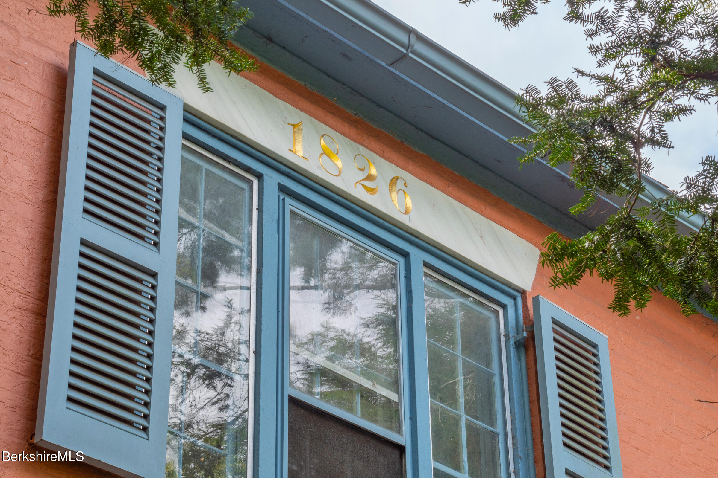 82 East Main Street Stockbridge, MA 01262 - Photo 4 of 52 Formal front door