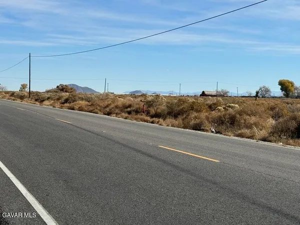 $70,000 | 155 St Street East, Palmdale, CA 93591