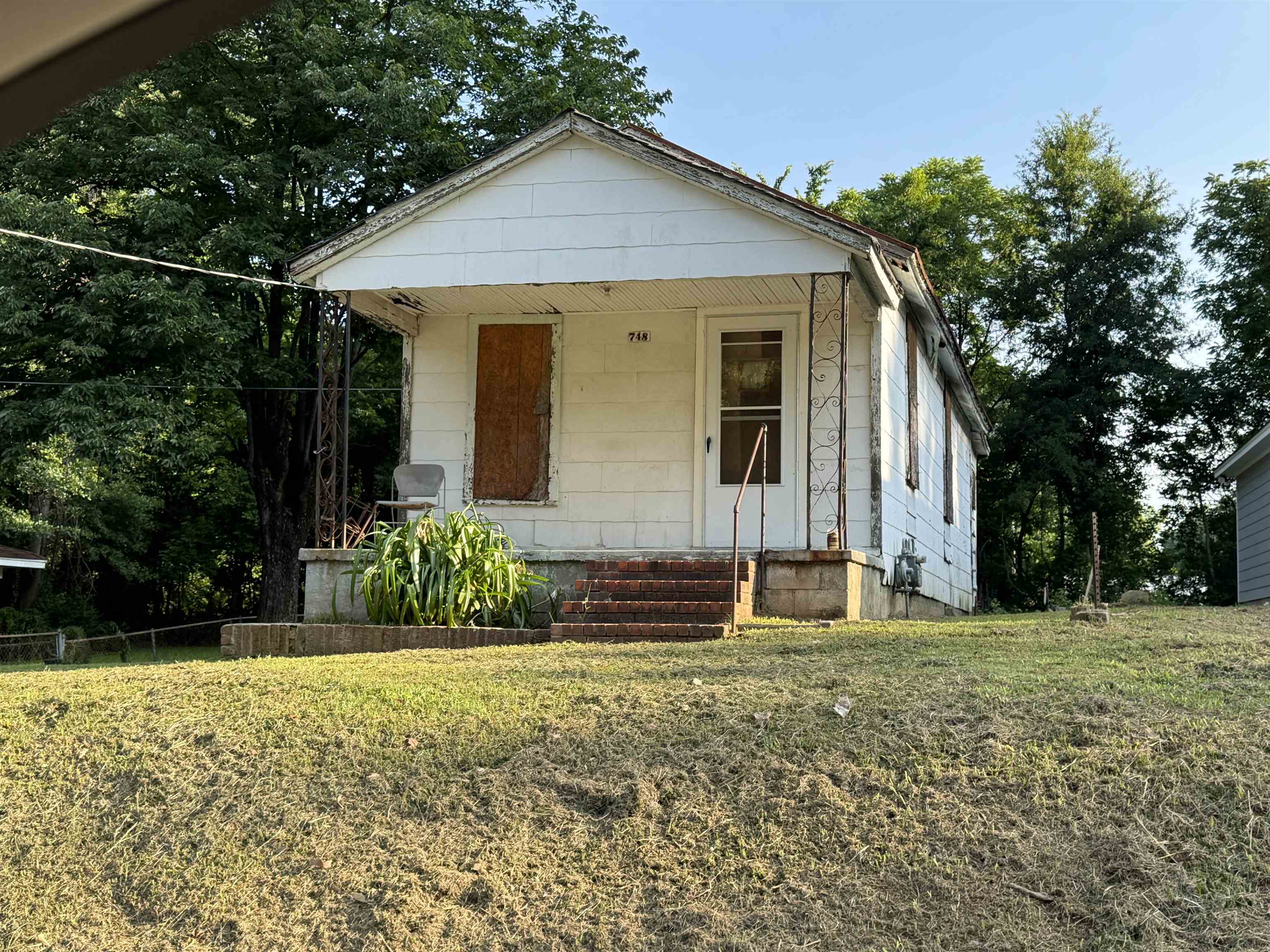 748 King Road Memphis, TN 38109 - Photo 1 of 4 Image quality insufficient for description